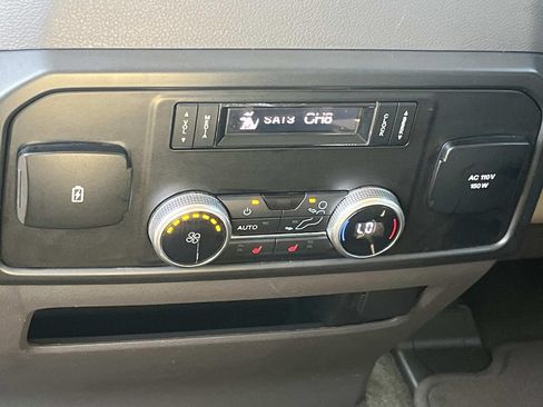 Used 2019 Ford Expedition Max Limited w/ Driver Assistance Package RWD image 19