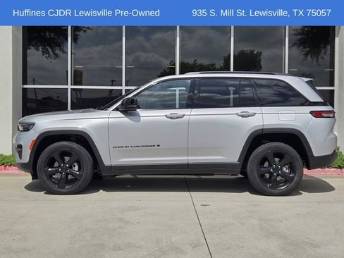 Certified 2023 Jeep Grand Cherokee Altitude RWD image 4