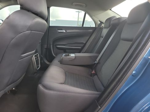 Used 2022 Chrysler 300 Touring w/ Sport Appearance Package AWD/4WD image 11