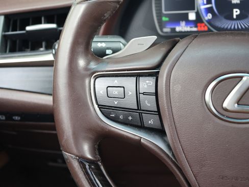 Used 2019 Lexus ES 350 Ultra Luxury w/ Accessory Package 2 image 19