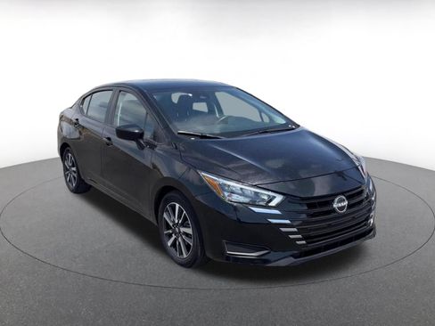 Used 2025 Nissan Versa SV FWD image 3