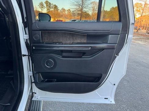 Used 2019 Ford Expedition Max Limited image 12