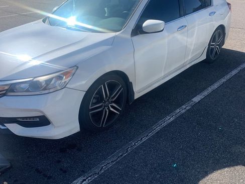 Used 2016 Honda Accord Sport image 4