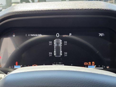 Used 2023 Jeep Grand Cherokee Laredo RWD image 10