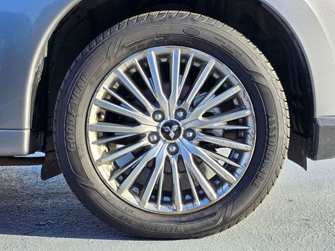 Used 2022 Mitsubishi Outlander SEL image 9