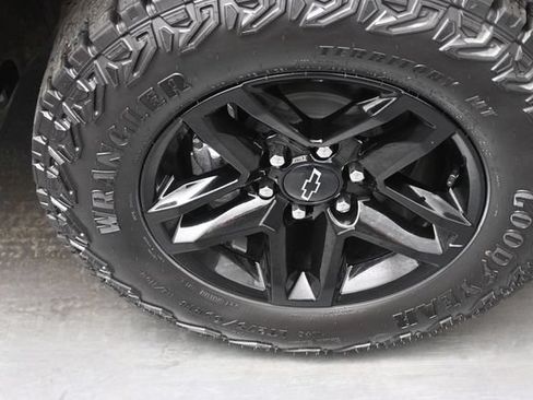 Used 2024 Chevrolet Silverado 1500 LT Trail Boss w/ Convenience Package II AWD/4WD image 28