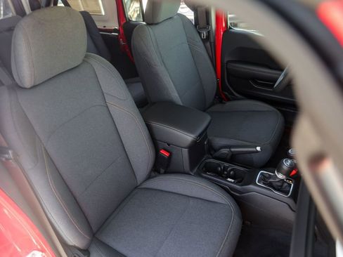 Used 2025 Jeep Wrangler Unlimited Sahara image 29