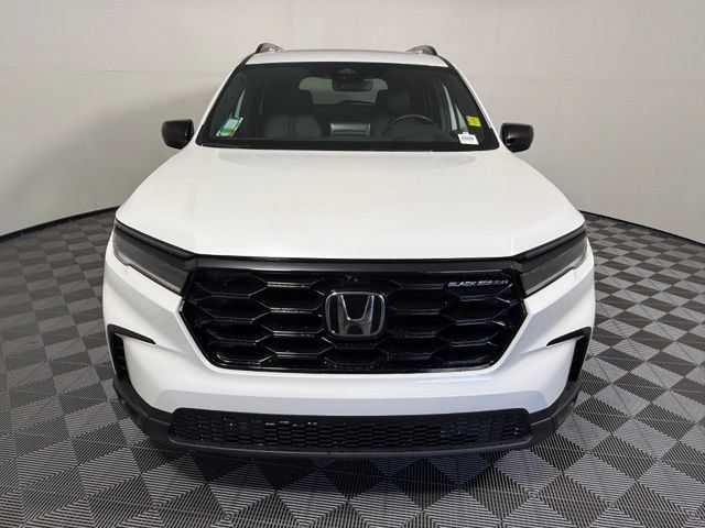 Used 2025 Honda Pilot Black Edition image 9