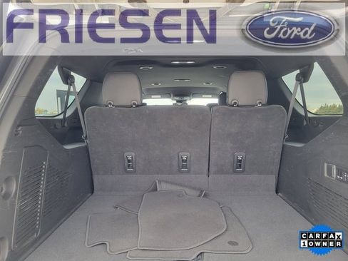 Used 2023 Chevrolet Suburban Premier image 28