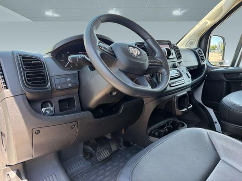 Used 2025 RAM ProMaster 2500 w/ Convenience Group FWD image 4