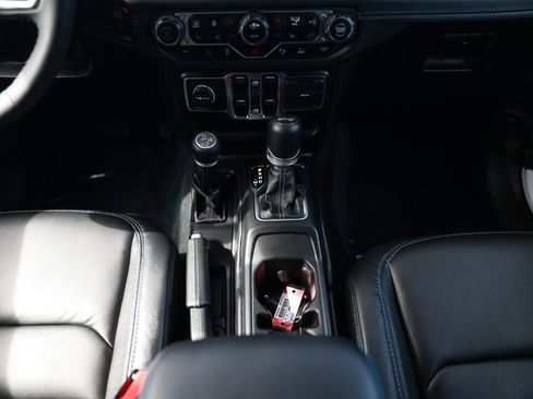Used 2024 Jeep Wrangler High Altitude image 31
