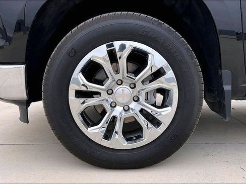 Used 2023 Chevrolet Silverado 1500 LTZ w/ LTZ Convenience Package II image 9