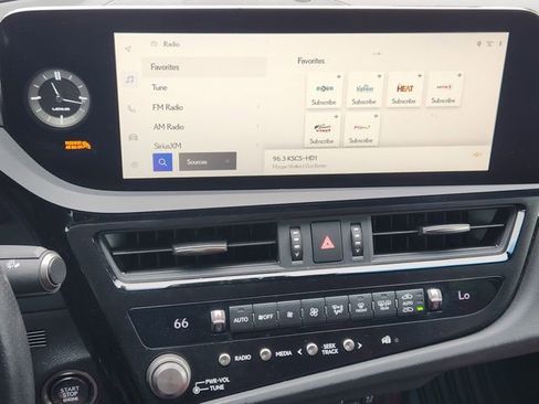 Used 2023 Lexus ES 350 F Sport w/ Accessory Package (Z2) FWD image 17