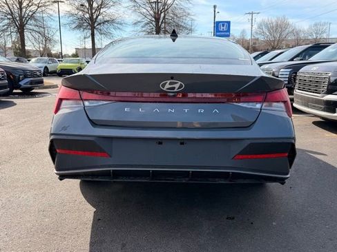 New 2026 Hyundai Elantra SE image 6
