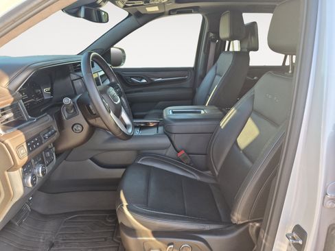 Used 2023 GMC Yukon Denali w/ LPO, Floor Liner Package AWD/4WD image 23