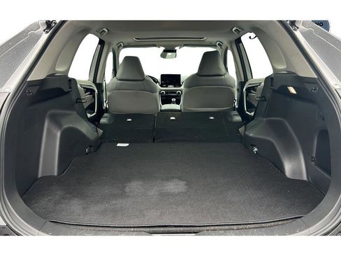 Used 2023 Toyota RAV4 XLE Premium image 10