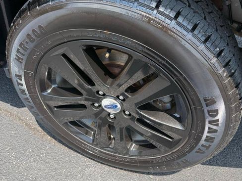 Used 2018 Ford Explorer XLT w/ Class II Trailer Tow Package AWD/4WD image 9