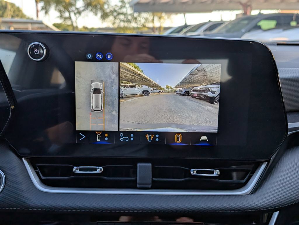 New 2027 Chevrolet Equinox LT w/ Safety and Technology Package FWD image 21