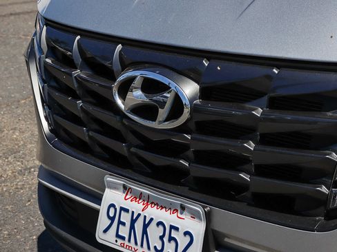 Used 2023 Hyundai Tucson SEL w/ Convenience Package FWD image 3