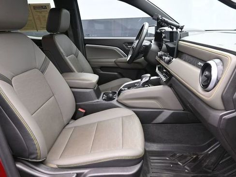 Used 2024 Chevrolet Colorado ZR2 w/ ZR2 Convenience Package III AWD/4WD image 38