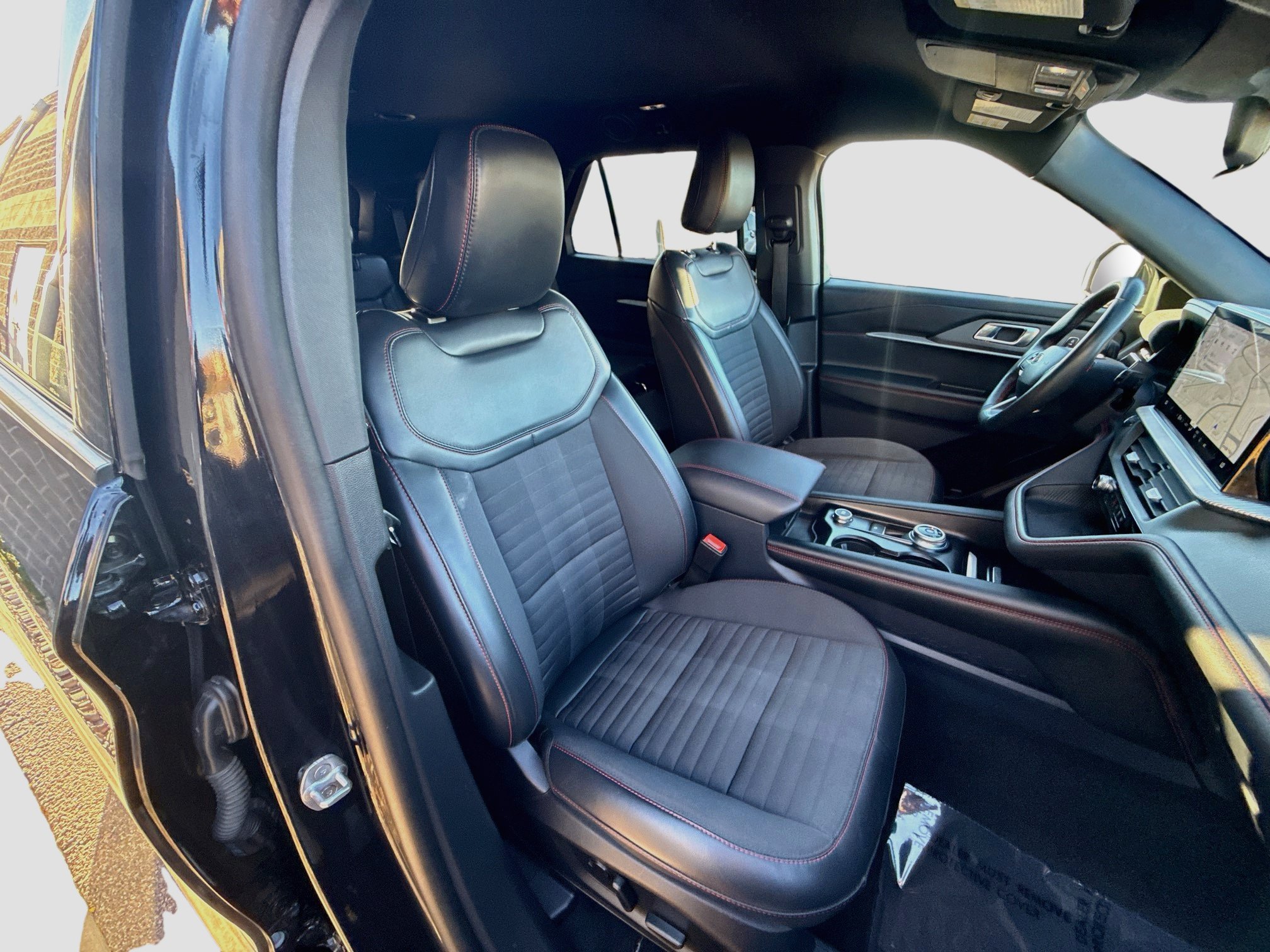 Used 2025 Ford Explorer ST-Line AWD/4WD image 34