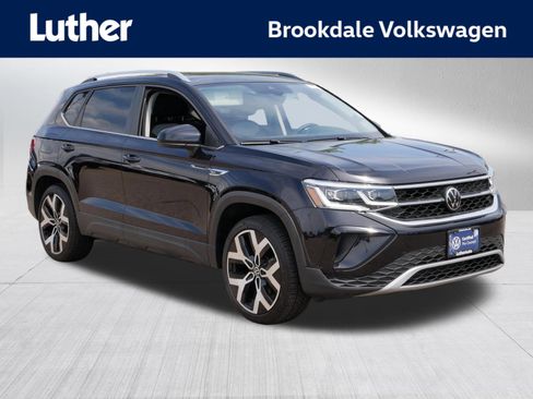 Certified 2023 Volkswagen Taos SEL AWD/4WD image 1