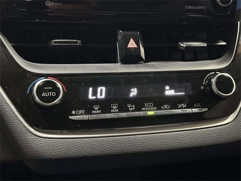 Used 2022 Toyota Corolla LE image 22