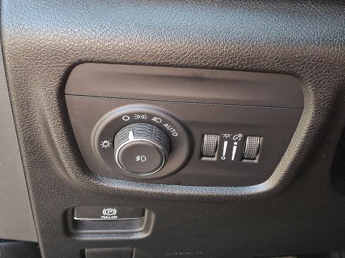 Certified 2023 Jeep Grand Cherokee Limited AWD/4WD image 27
