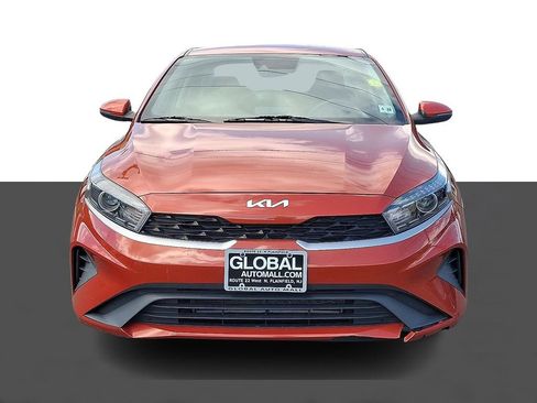 Used 2023 Kia Forte LXS w/ LXS Technology Package FWD image 2