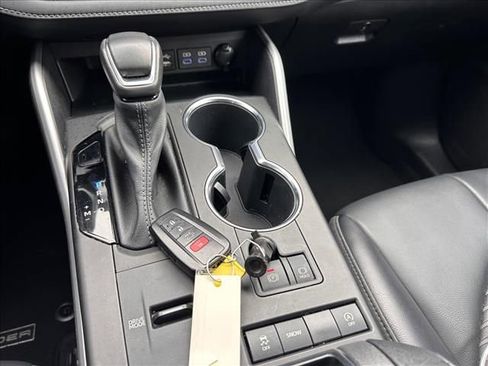 Used 2022 Toyota Highlander XSE image 30