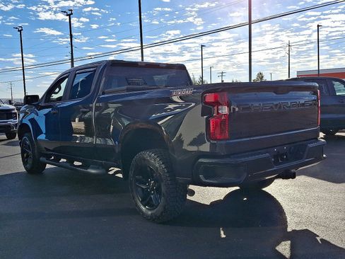 Used 2024 Chevrolet Silverado 1500 Custom Trail Boss w/ LPO, Dark Essentials Package image 4