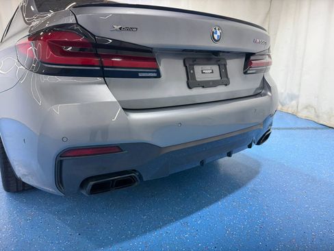 Used 2023 BMW M550i xDrive w/ Premium Enhanced Package image 17