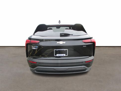 Used 2025 Chevrolet Blazer EV LT w/ Super Cruise Package AWD/4WD image 4