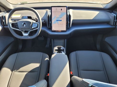 New 2026 Volvo EX30 Cross Country Ultra image 9