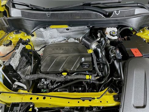 Used 2024 Chevrolet Trax ACTIV w/ Sunroof Package image 37