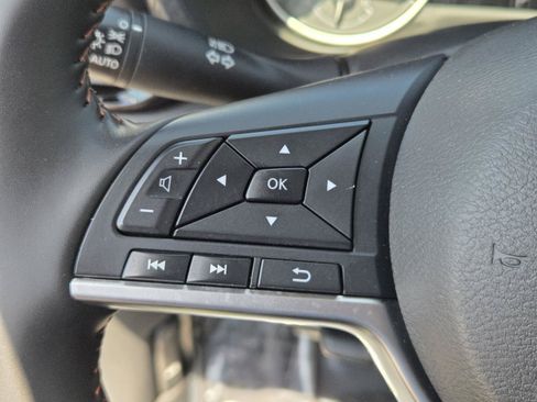 Used 2025 Nissan Sentra SR FWD image 19