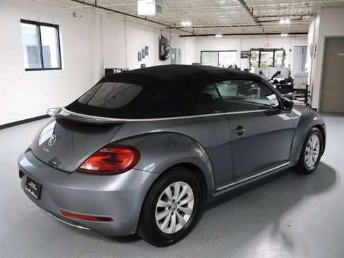 Used 2018 Volkswagen Beetle 2.0T S FWD image 25