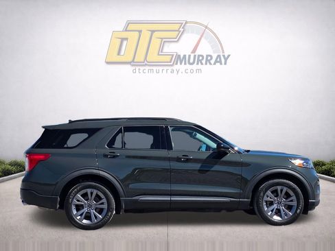 Used 2022 Ford Explorer XLT w/ Equipment Group 202A AWD/4WD image 3