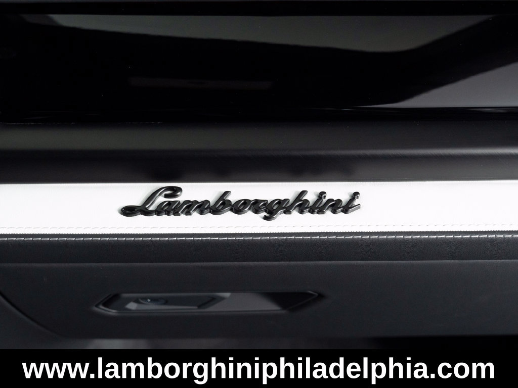 Used 2025 Lamborghini Urus S AWD/4WD image 43