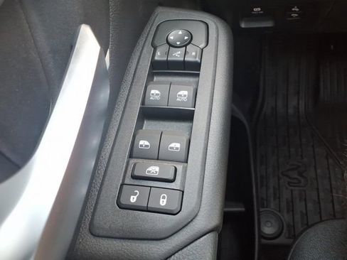 New 2026 RAM 1500 4x4 Crew Cab image 22