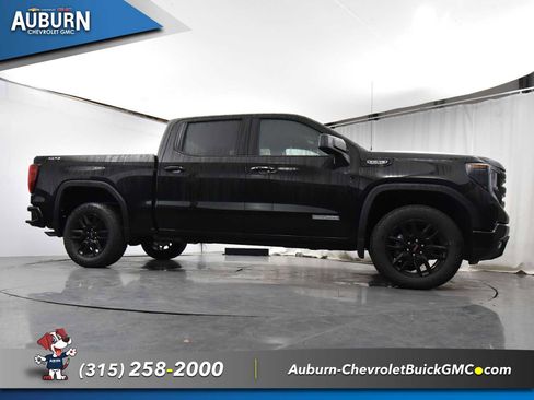 Used 2025 GMC Sierra 1500 Elevation image 23