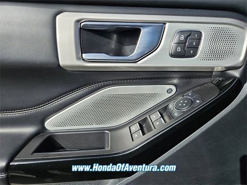 Used 2022 Ford Explorer Platinum w/ Technology Package image 28