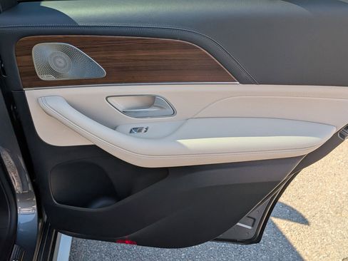 Certified 2025 Mercedes-Benz GLE 580 4MATIC image 34