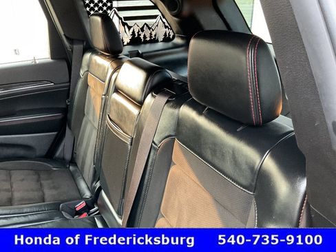 Used 2021 Jeep Grand Cherokee Trailhawk w/ Premium Lighting Group AWD/4WD image 28