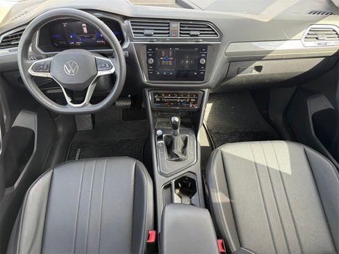Used 2022 Volkswagen Tiguan SE image 27
