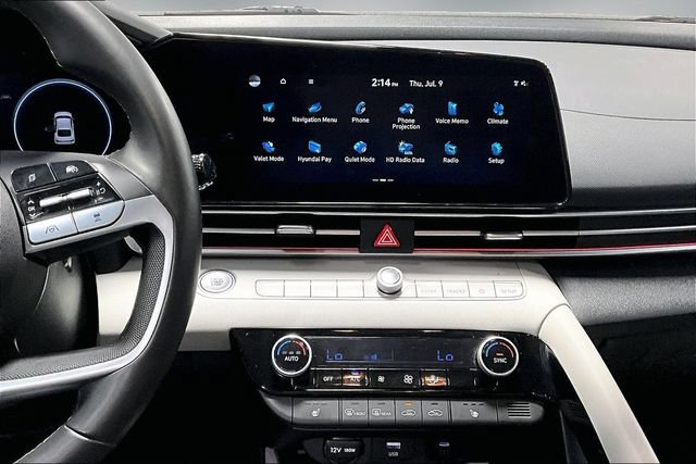 Used 2025 Hyundai Elantra Limited FWD image 11