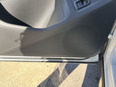 New 2026 Volkswagen Tiguan SE R-Line image 25