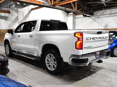 Used 2022 Chevrolet Silverado 1500 LTZ w/ LTZ Premium Package AWD/4WD image 12