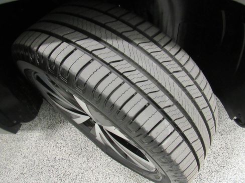 Used 2022 Volkswagen Taos SE image 19