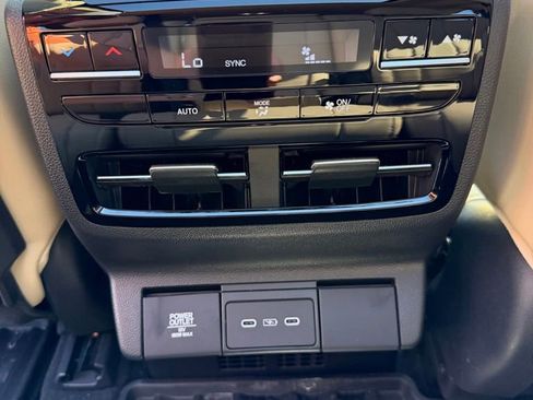 Used 2025 Acura MDX SH-AWD w/ Technology Package image 14